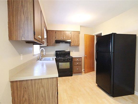 2nd image of 33366 Electric Blvd