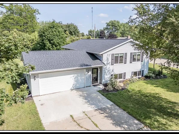 1834 Dexter St, New London, WI 54961