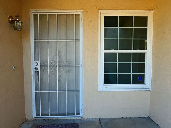 3rd image of 1322 Cabrillo Ave