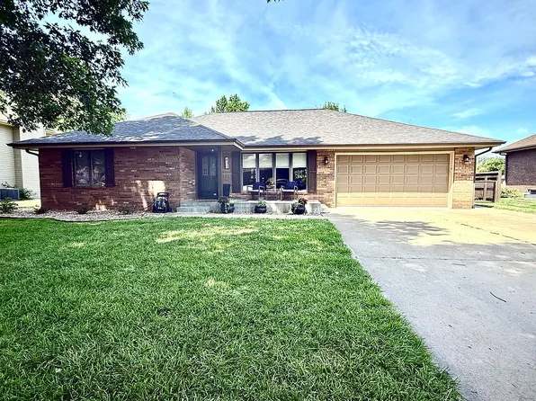 413 S Walnut St, Silver Lake, KS 66539