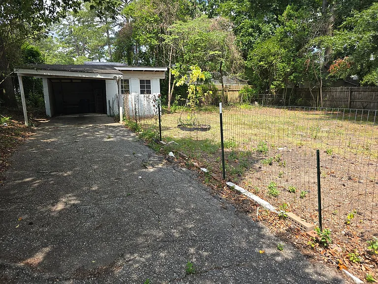 919 Chester Cir — Photo 14