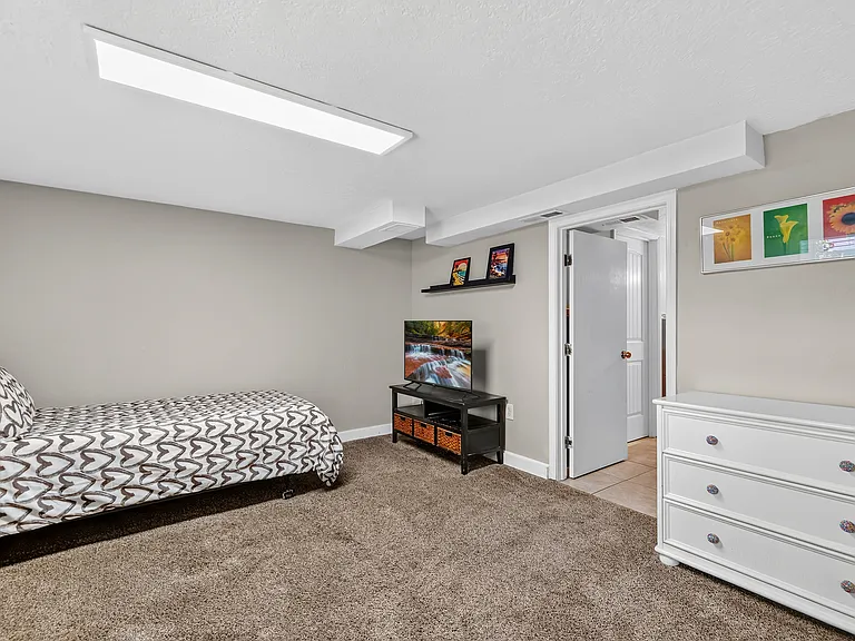 115 N Vinson St — Photo 18