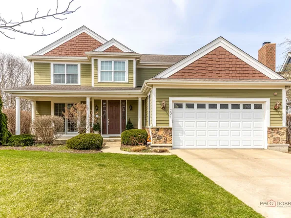 231 Cater Ln, Libertyville, IL 60048