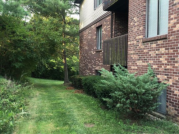 3rd image of 972 Gordon Smith Blvd APT 4