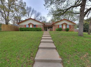 1809 Sagebrush Trl, Euless, TX 76040