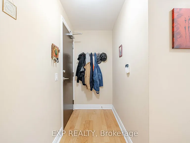1103 Leslie St #1103 — Photo 4