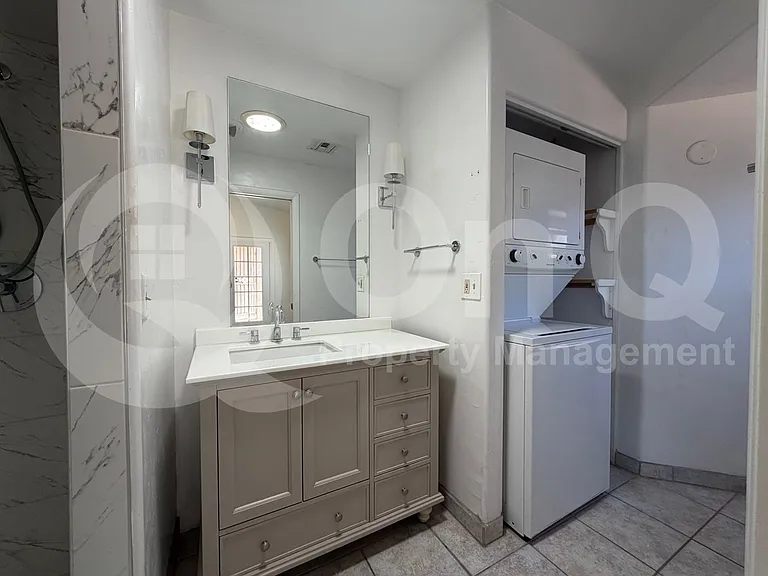 2926 E Waverly St — Photo 8