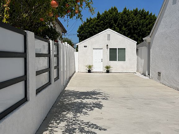 2nd image of 6431 Gentry Ave