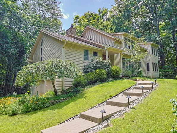 2181 Carriage Station Rd, Batavia, OH 45103