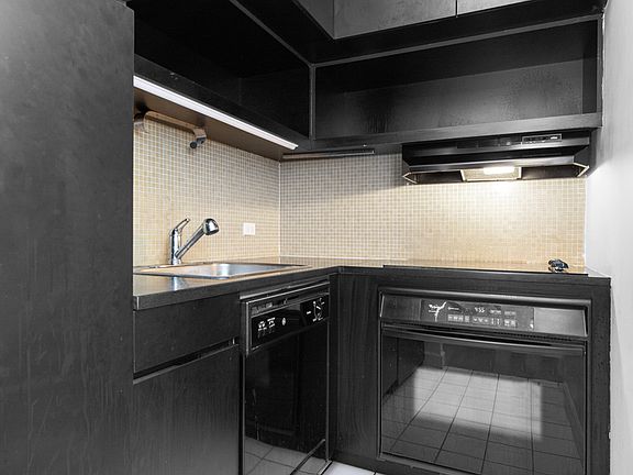 4th image of 56 Pine St #F8