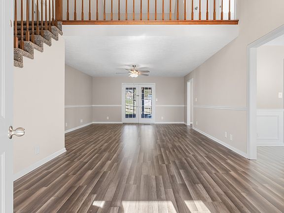 5th image of 2236 Sweetbriar Dr