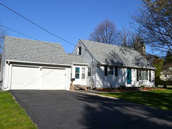 3rd image of 1065 E Sunset Ln