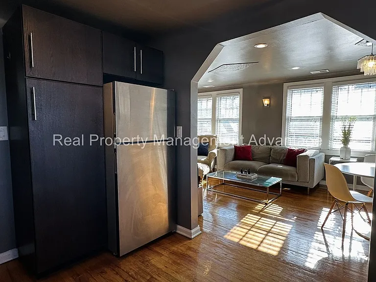 781 Camden — Photo 10