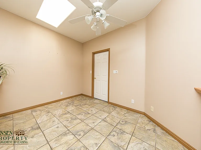 153 N Turnbury Ln — Photo 20