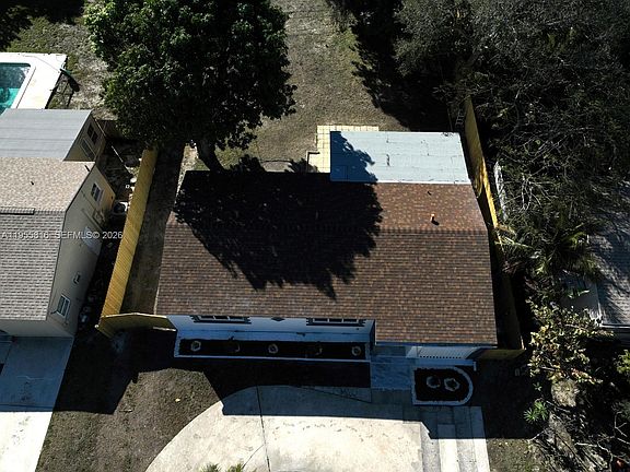 4th image of 136 Evergreen Dr