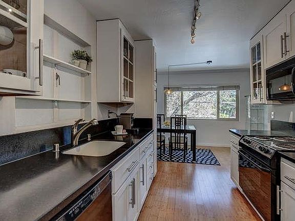 5th image of 292 Waverley St
