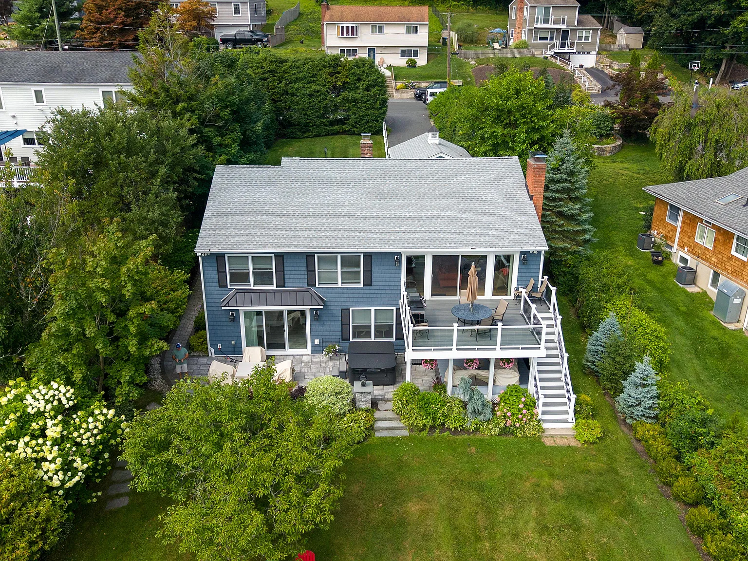 N Lake Shore Dr, Brookfield — Photo 3