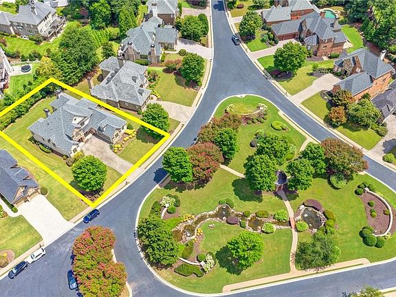 3rd image of 8330 Royal Melbourne Way