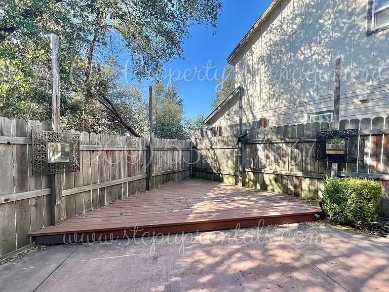 18 Cottage Ct — Photo 26