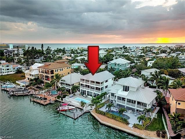 1st image of 405 Palermo Cir