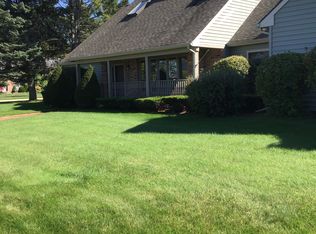 585 S Bay Cir, Colchester, VT 05446