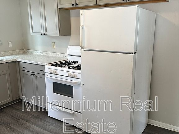 3rd image of 713 E Lincoln Ave