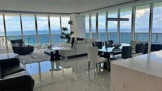 Beach Club Two — Photo 4