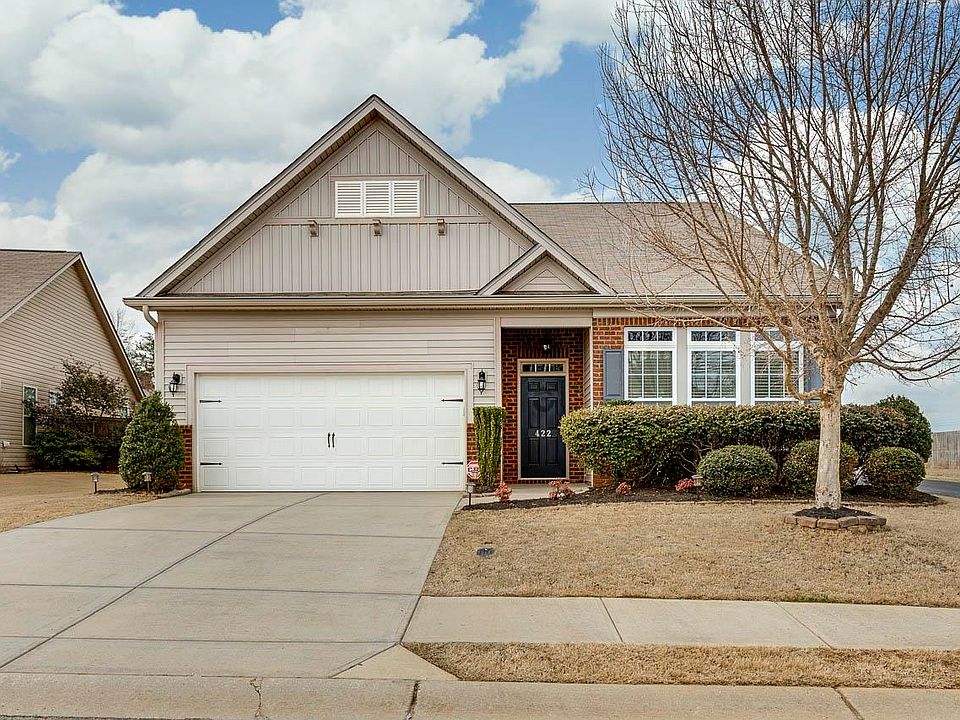 1st image of 422 Bucklebury Rd