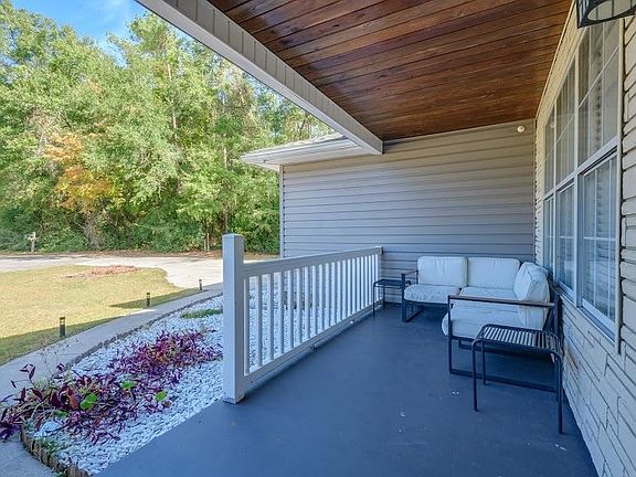 3rd image of 48 Coral Way