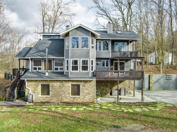2705 Chimney Springs Rd, Cookeville, TN 38506