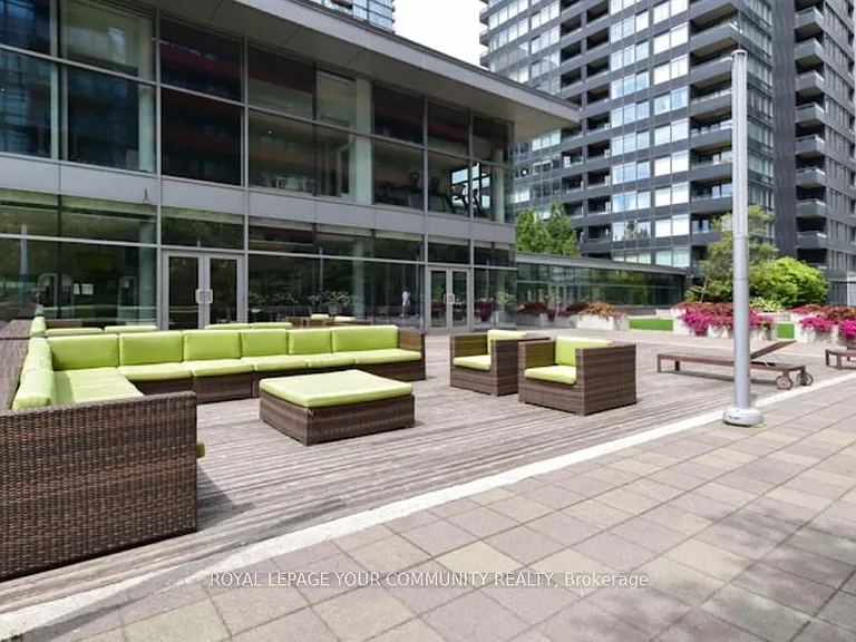 4K Spadina Ave #315 — Photo 13