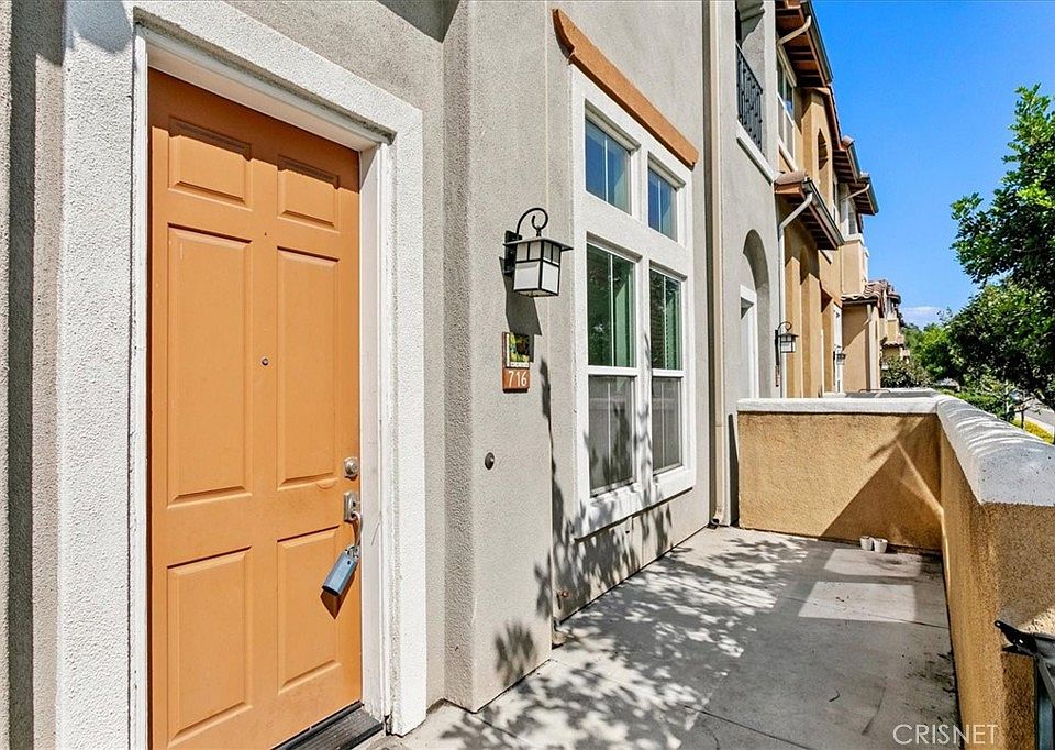 1st image of 716 Mariposa Cir