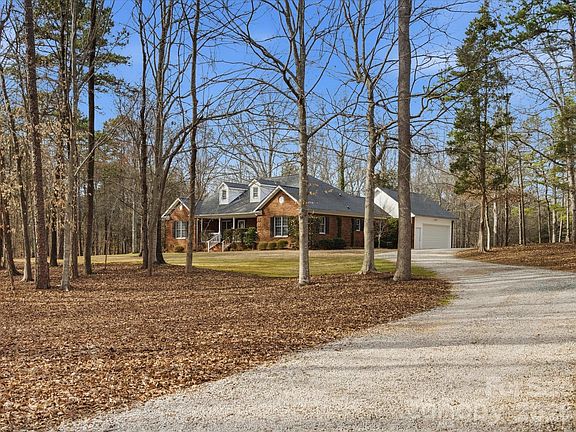 3rd image of 4824 Waxhaw Farms Rd
