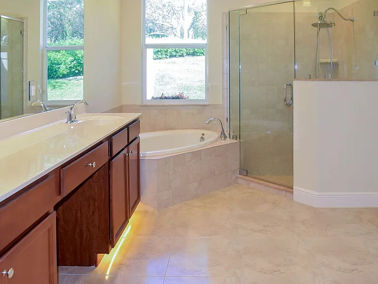 10160 SW Canossa Way — Photo 38