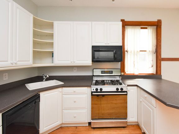 3rd image of 1917 W Berteau Ave APT 1