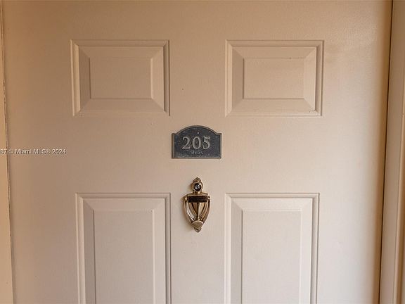 4th image of 5681 Riverside Dr #205A6