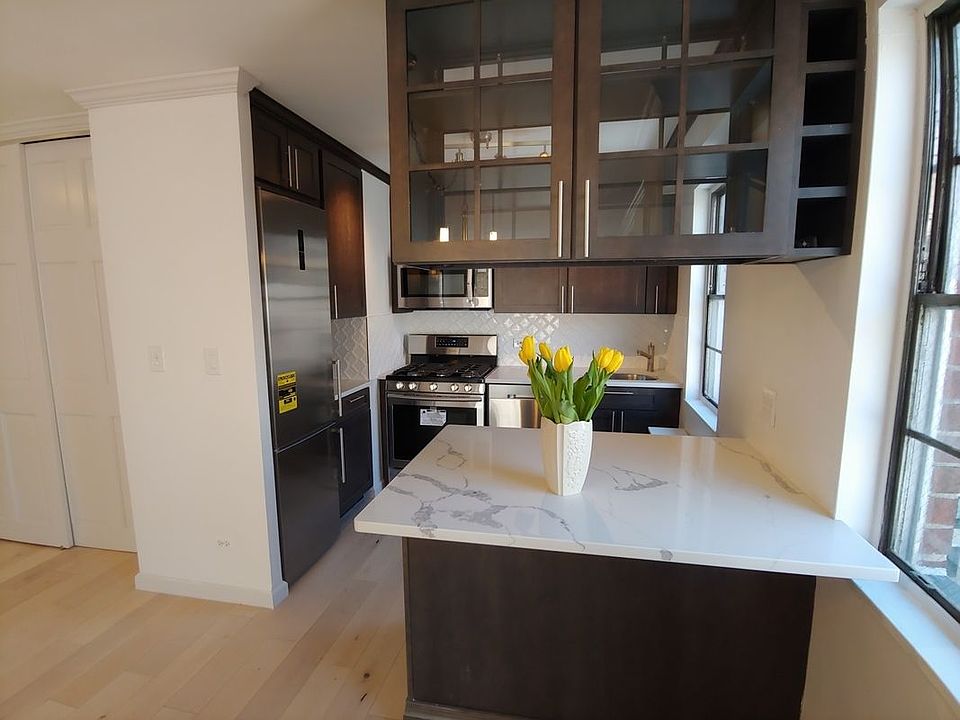 1st image of 132 E 35th St APT 11B