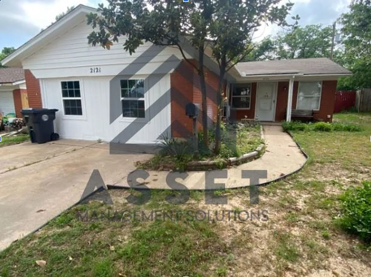 Building Photo - 2121 N Wilburn Pl