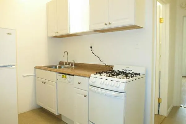 Rented by Manhattan Best Realty, Inc. | media 10