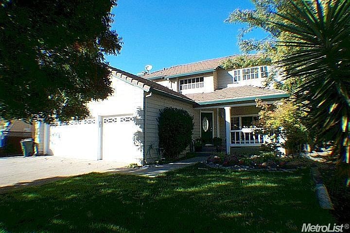 1st image of 935 Menay Dr