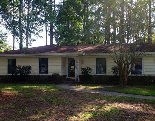 2nd image of 17 Royal Inn Ct