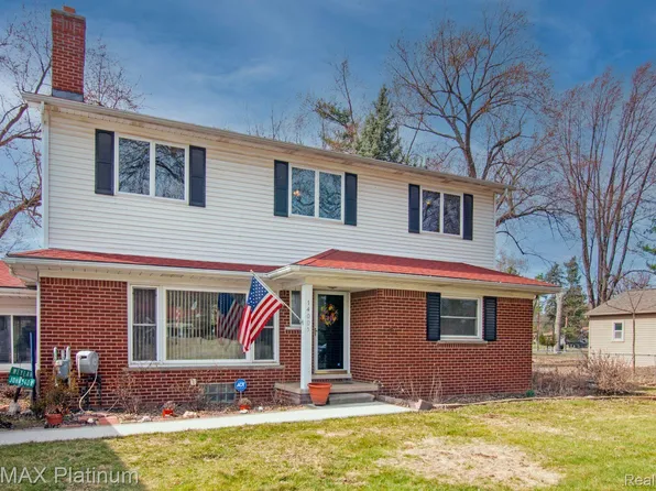 14001 Hillcrest St, Livonia, MI 48154