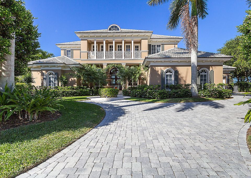 1st image of 208 Spinnaker Dr