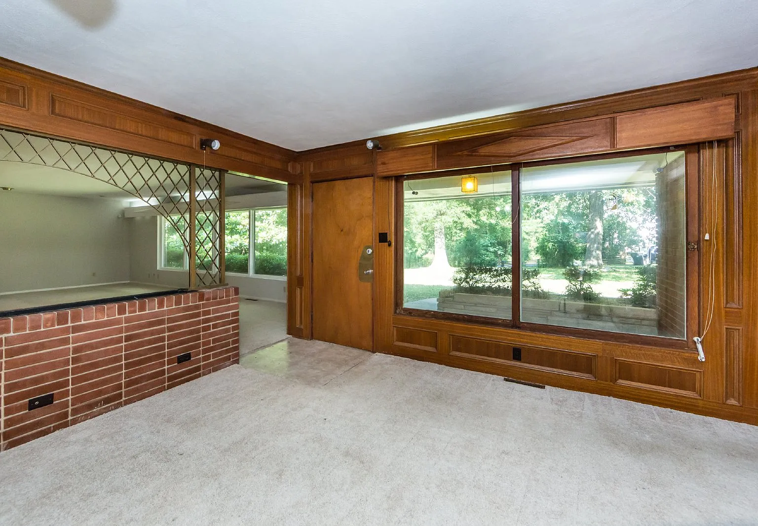 3 bed, 2.0 bath, 2295 sqft, $2,295 — Photo 4