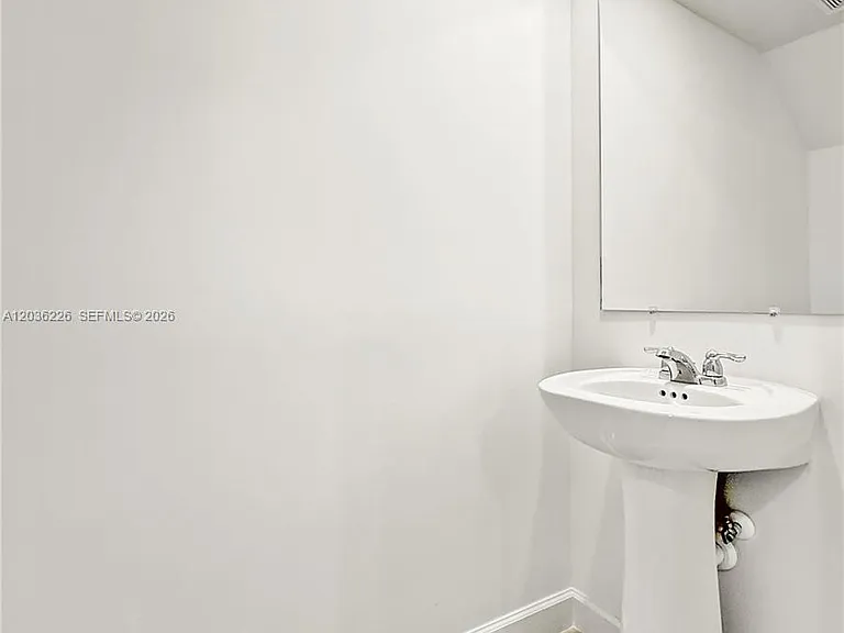 3770 SW 50th Ave #3770 — Photo 17
