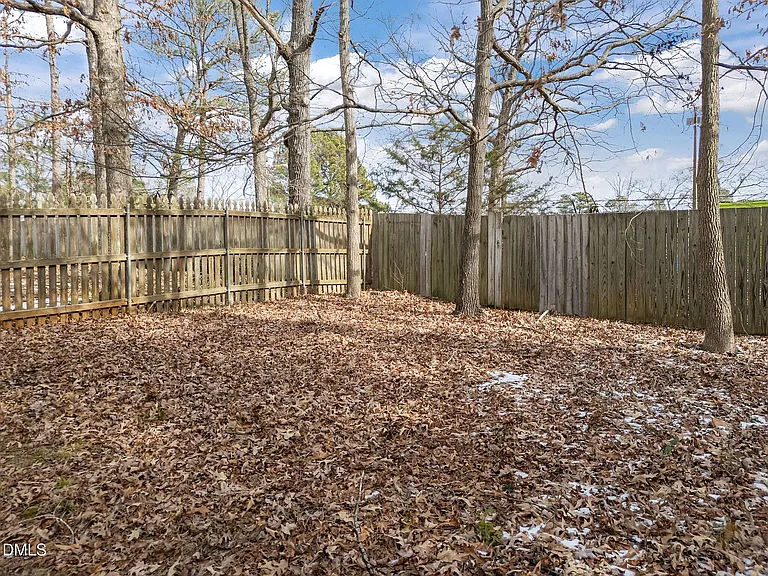 113 Fieldspring Ln — Photo 10
