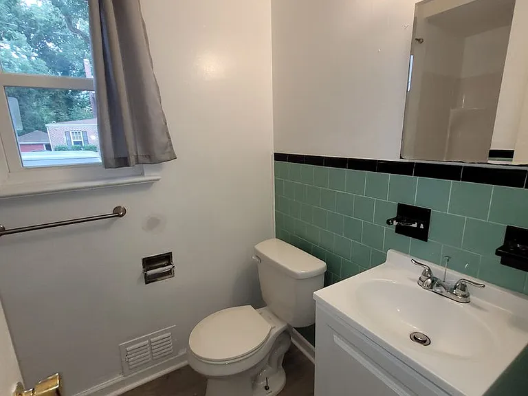 1012 Oaklawn Ave — Photo 12