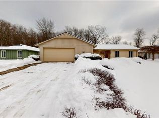 5981 Fieldstone Cir, North Ridgeville, OH 44039