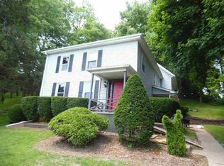 224 S Bluff Blvd, Clinton, IA 52732