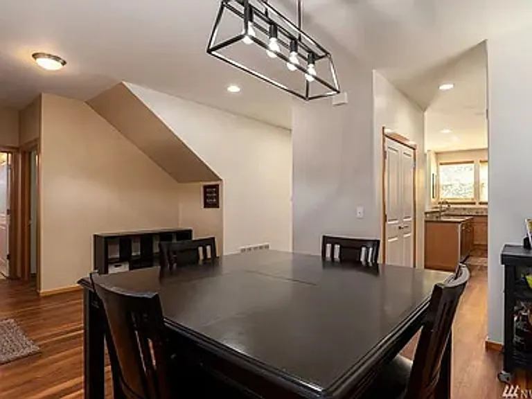 1119 N Waugh Rd — Photo 10